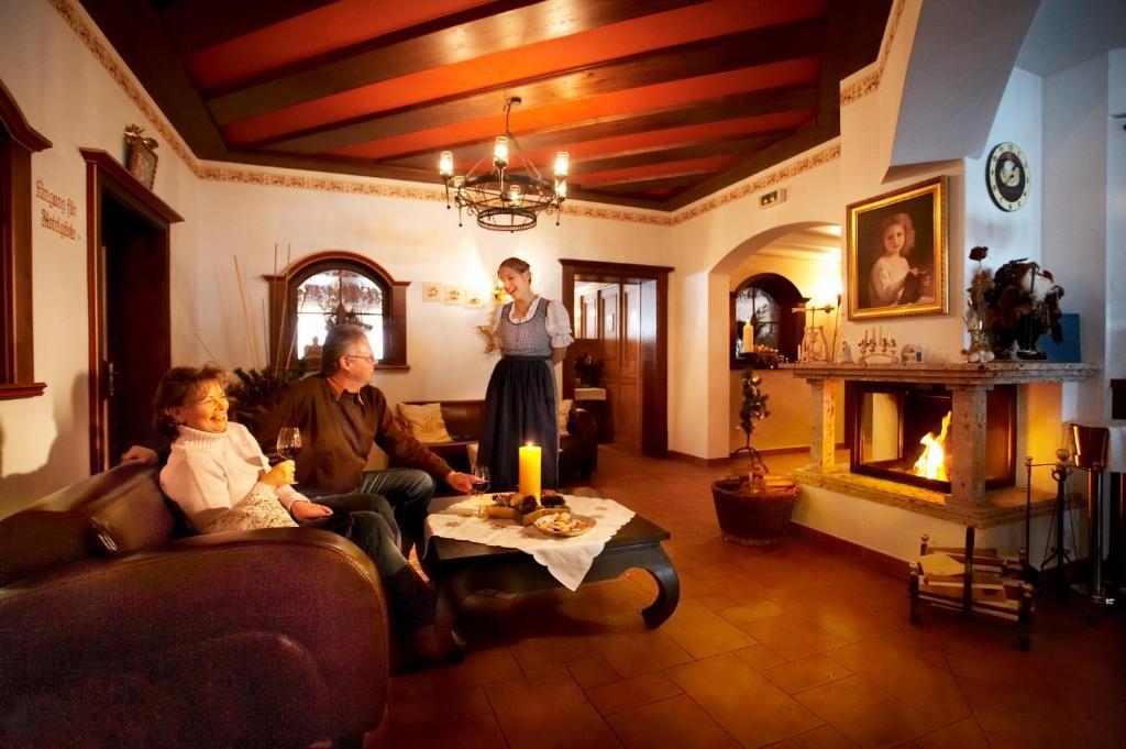 Biohotel Castello Koenigsleiten Konigsleiten Exteriör bild